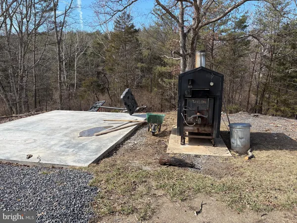 $229,000 | 2621 Franklin Pike, Petersburg, WV 26847