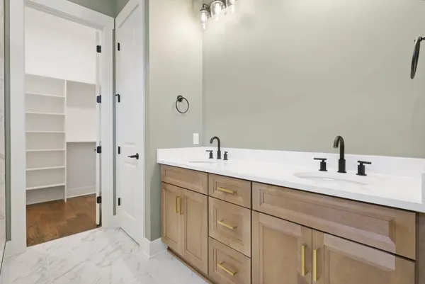 $750,000 | 8112 Sir Oliphant Way, Unit LOT #32, Ooltewah, TN 37363