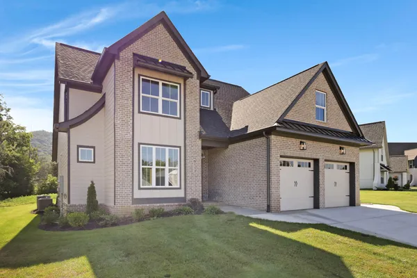 $750,000 | 8112 Sir Oliphant Way, Unit LOT #32, Ooltewah, TN 37363