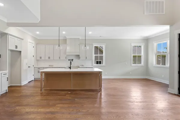 $750,000 | 8112 Sir Oliphant Way, Unit LOT #32, Ooltewah, TN 37363