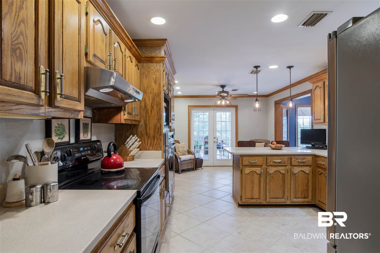 17401 Bee Gum Road Bay Minette, AL 36507 - Photo 13 of 46 Large Kitchen