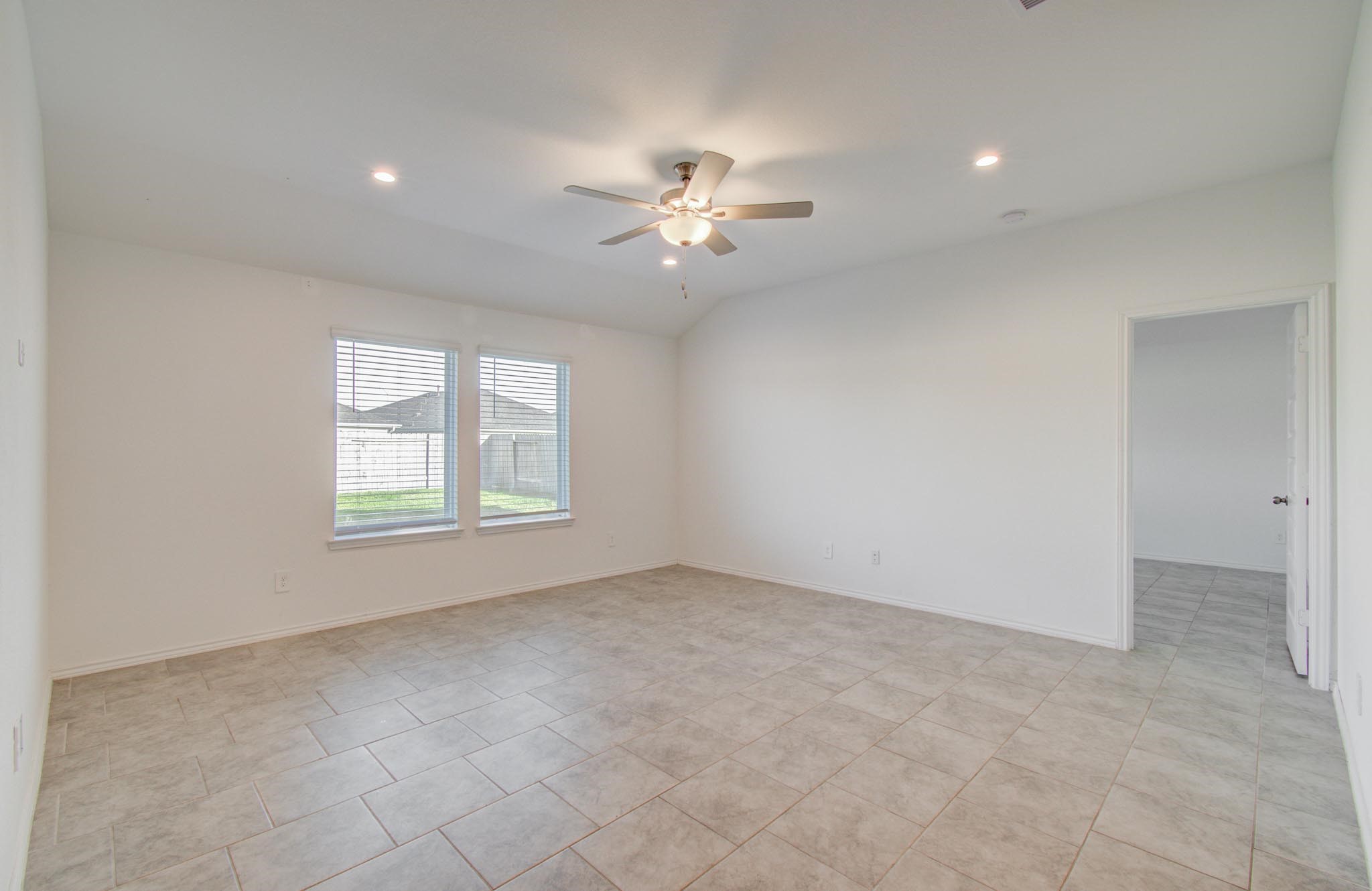 7527 Cynomys Court Rosharon, TX 77583 - Photo 17 of 29 Living