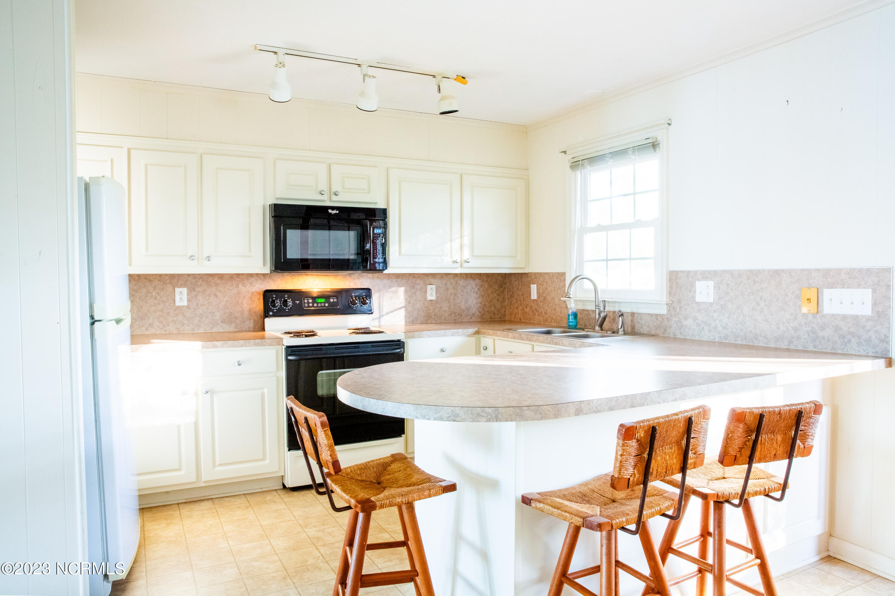 2437 Bayview Road Bath, NC 27808 - Photo 17 of 26 2437Bayview-Danielle-Flake-Photography--