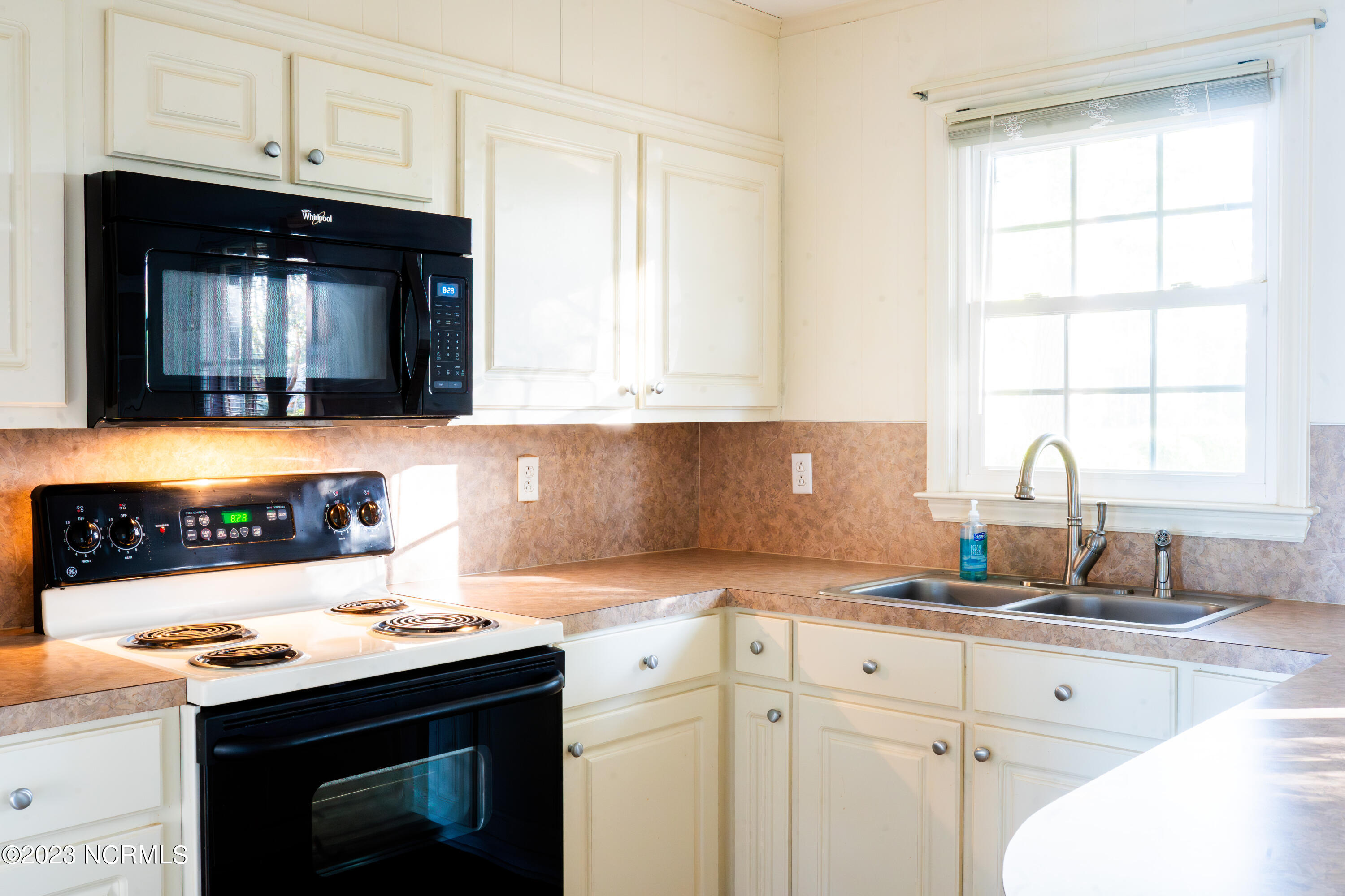 2437 Bayview Road Bath, NC 27808 - Photo 18 of 26 2437Bayview-Danielle-Flake-Photography--