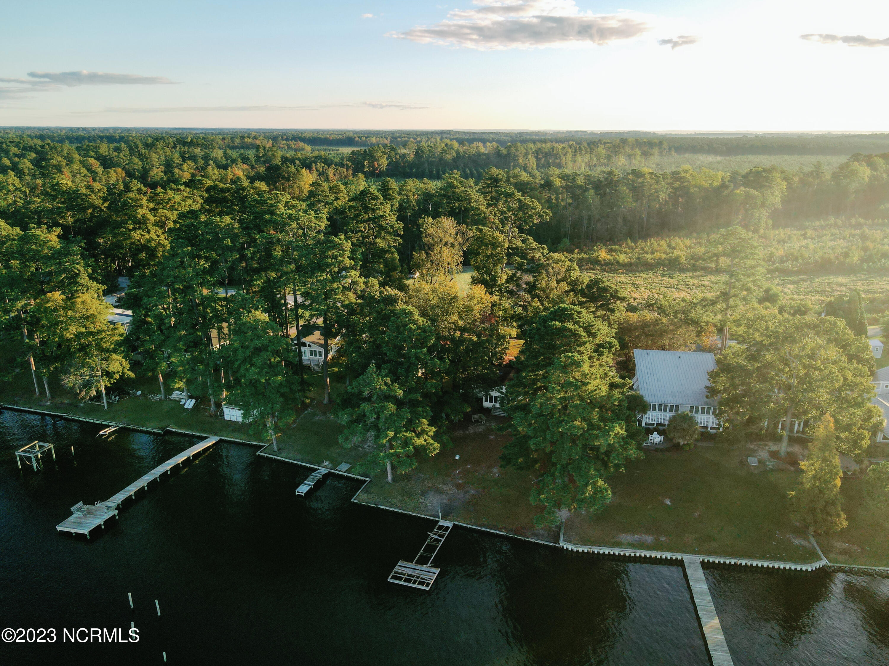 2437 Bayview Road Bath, NC 27808 - Photo 5 of 26 2437Bayview-Danielle-Flake-Photography--