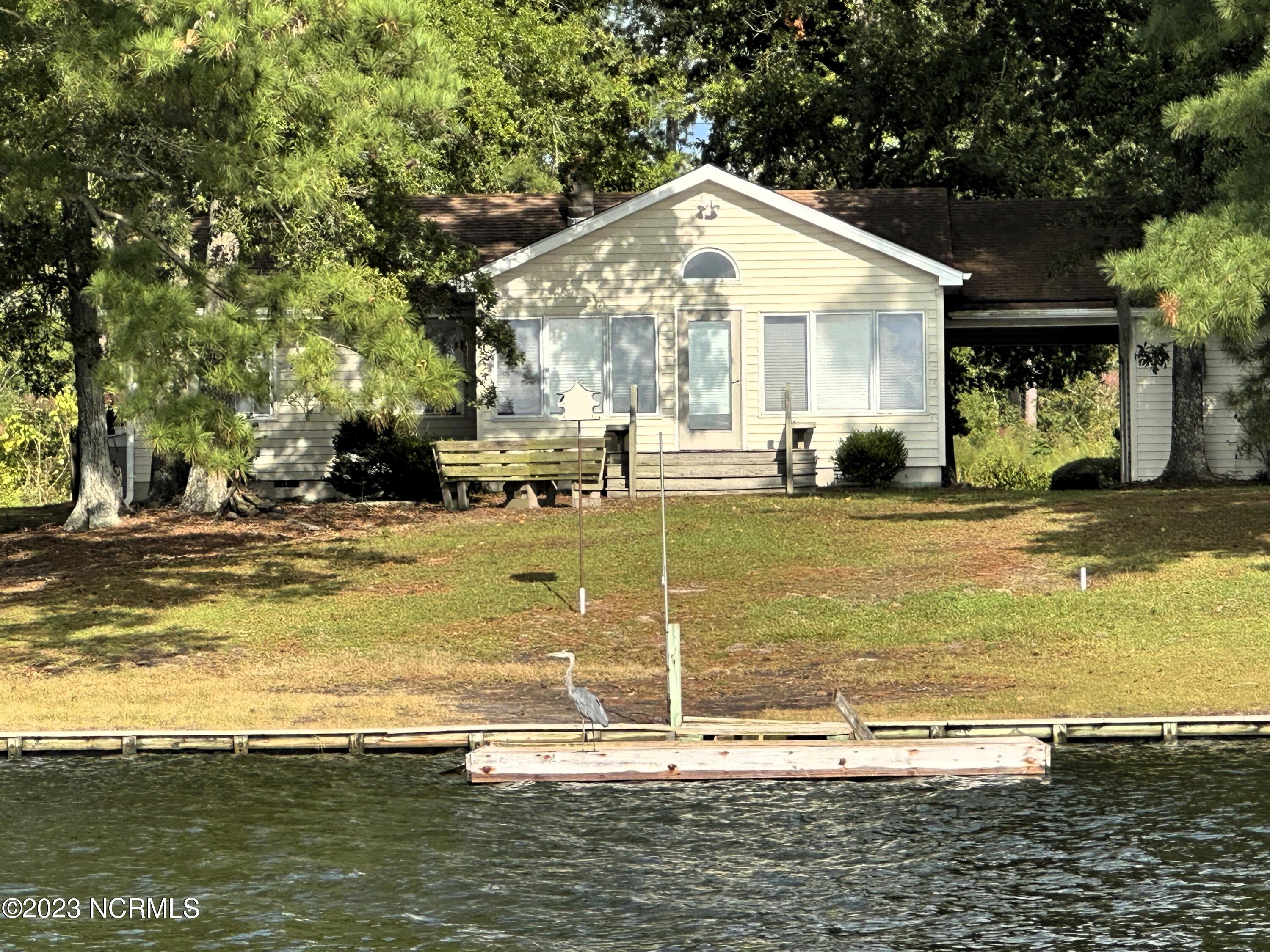 2437 Bayview Road Bath, NC 27808 - Photo 6 of 26 Waterfront with heron