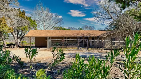 $414,900 | 112 Deerfield Drive West, Ingram, TX 78025