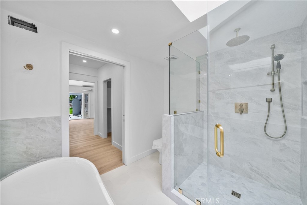 33 Rainbow Irvine, CA 92603 - Photo 14 of 45 Master Bath