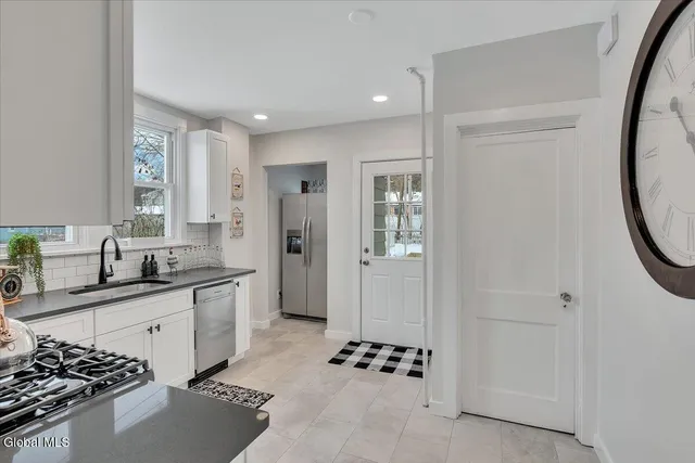 $262,000 | 902 7th Avenue, Troy, NY 12182