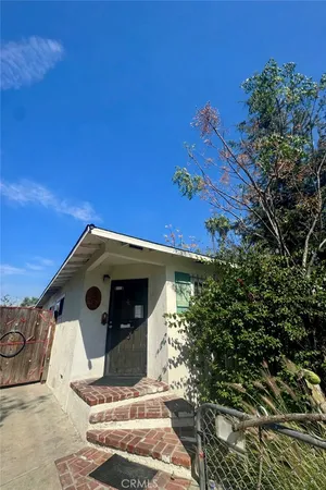 $699,000 | 25 East Plymouth Street, Long Beach, CA 90805