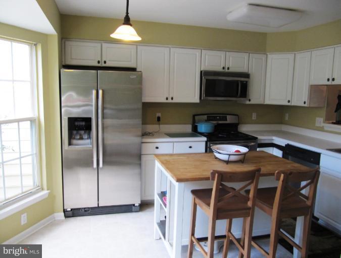 20964 Rootstown Terrace Ashburn, VA 20147 - Photo 6 of 9 Kitchen