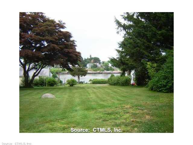 a view of outdoor space with green field