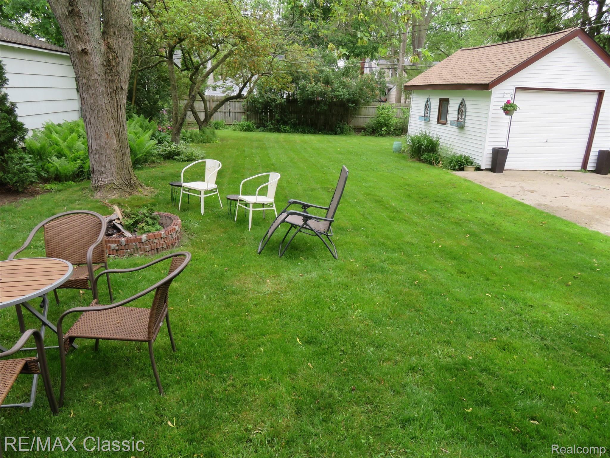 160 Riviera Terrace Waterford, MI 48328 - Photo 47 of 49 IMG_3028.JPG