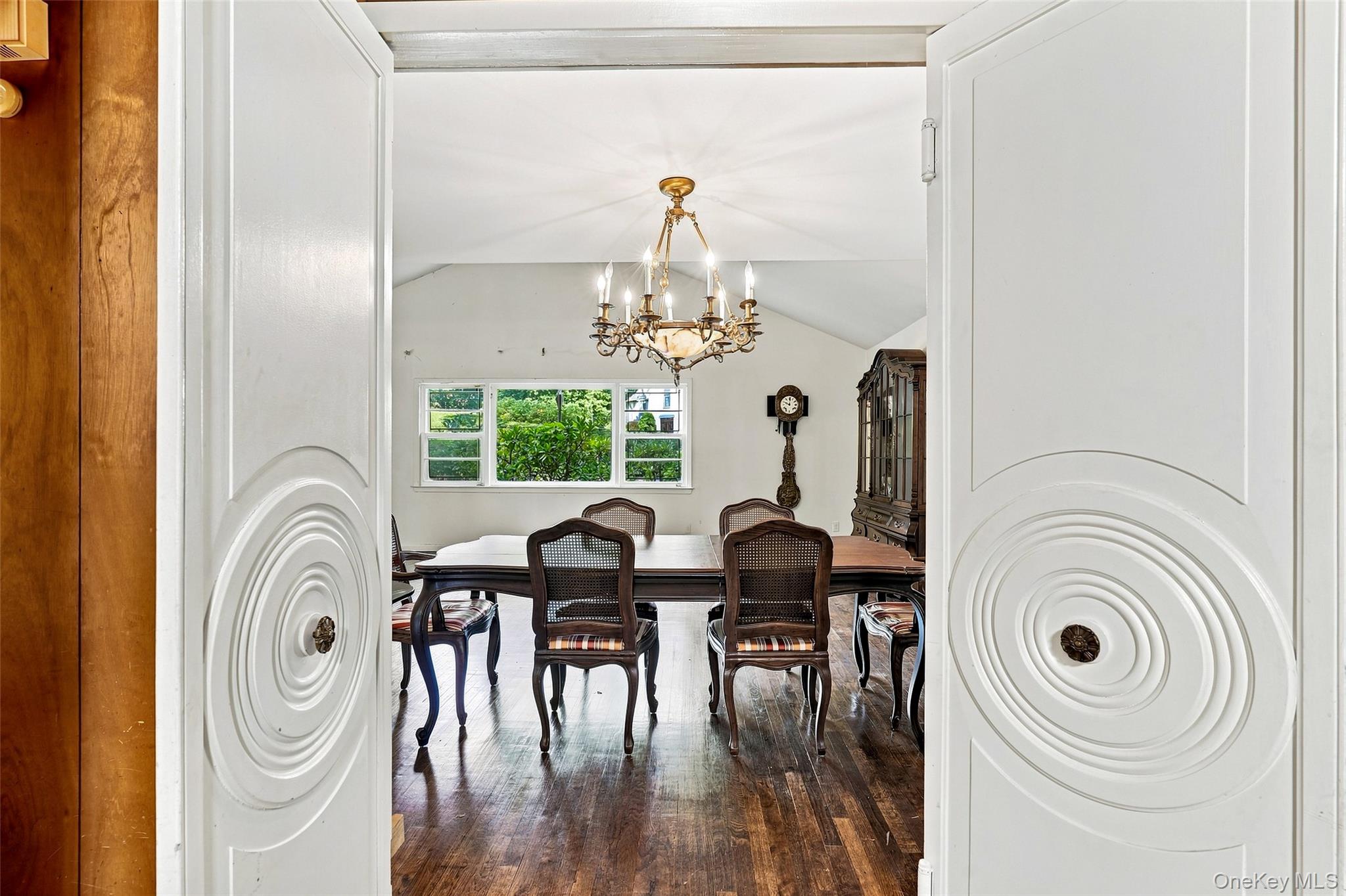 7 Overhill Road New Rochelle, NY 10804 - Photo 8 of 34 Gallery Image 8
