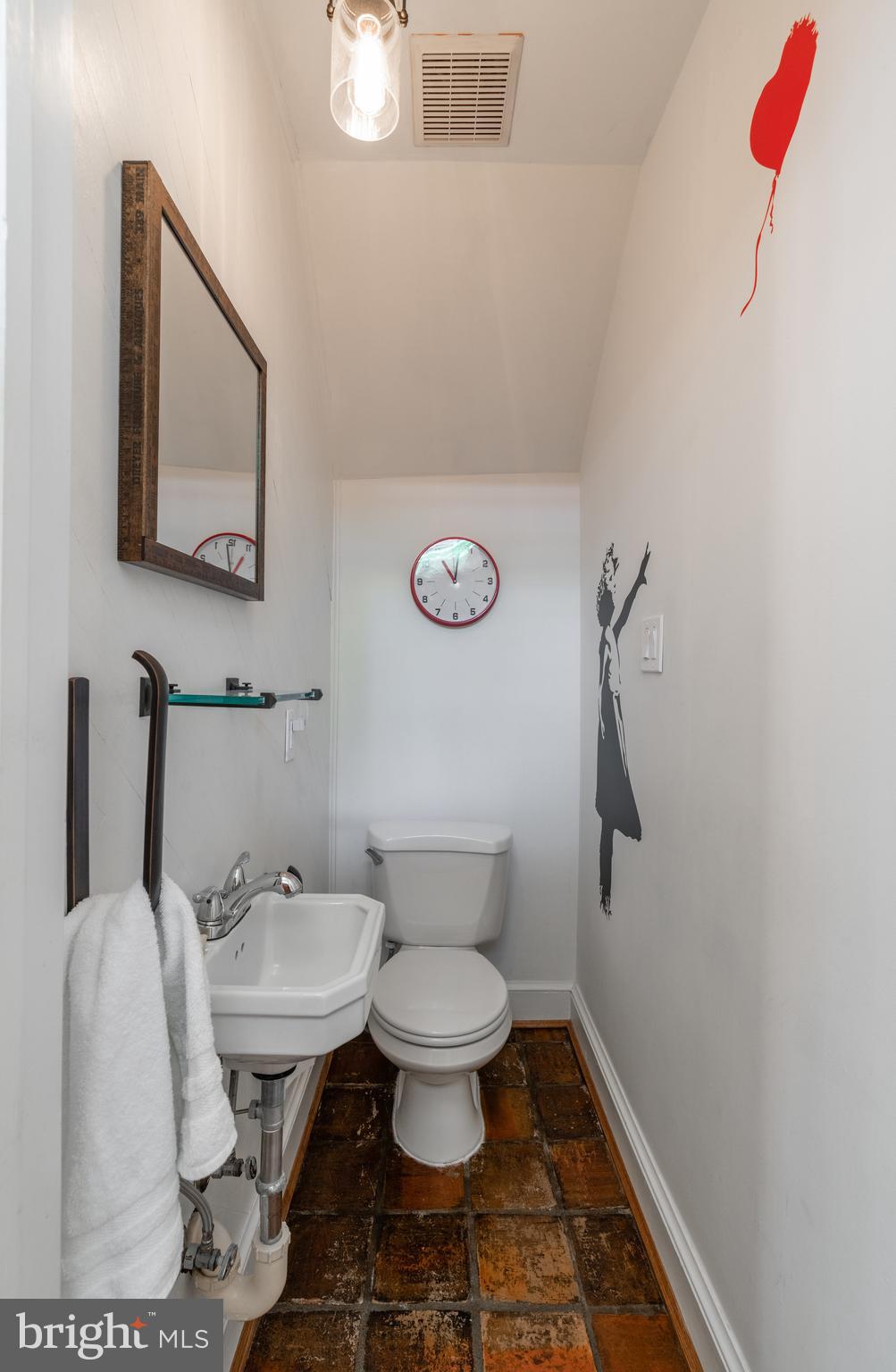 252 10th Street Northeast Washington, DC 20002 - Photo 23 of 37 Main level half bath