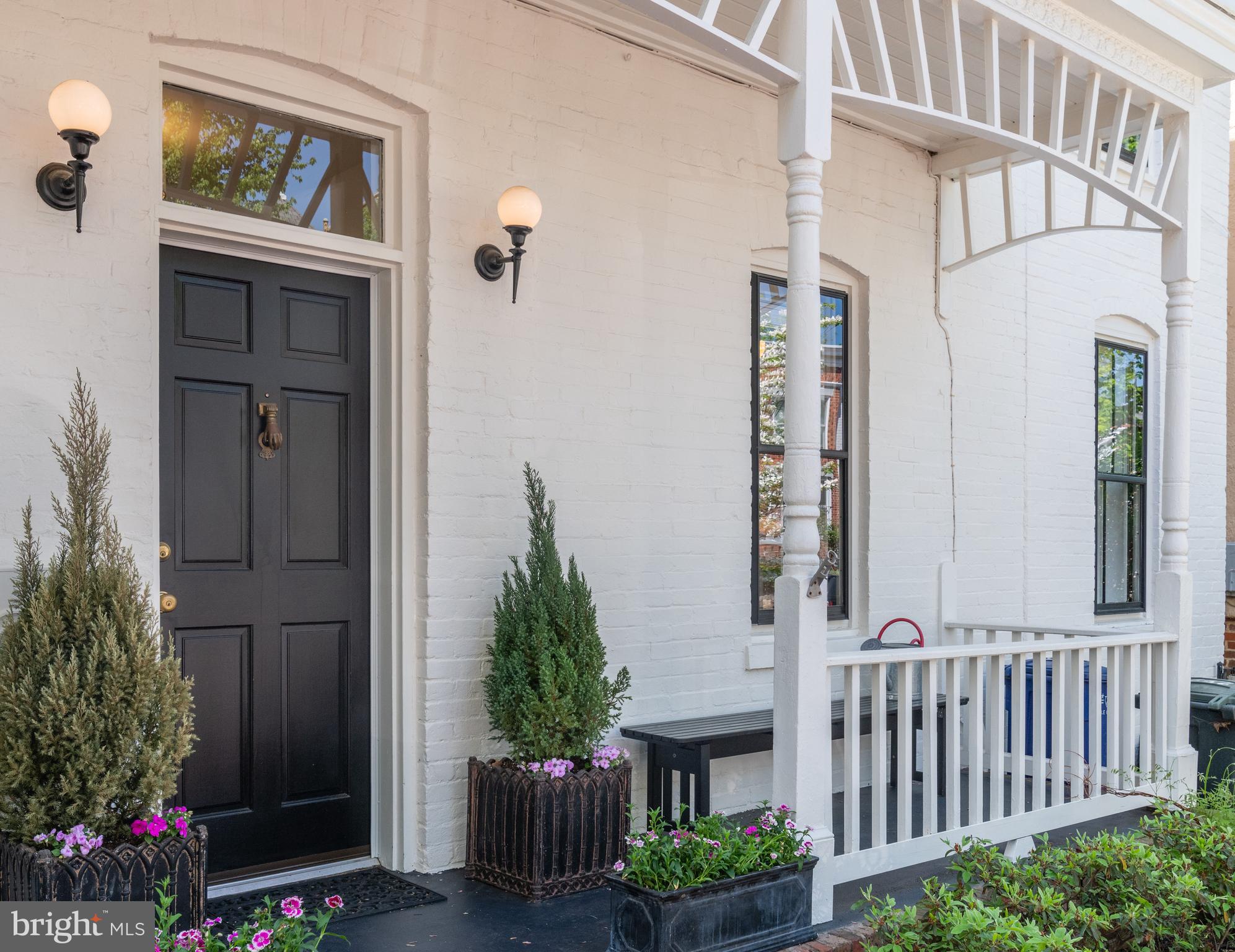 252 10th Street Northeast Washington, DC 20002 - Photo 6 of 37 Inviting porch