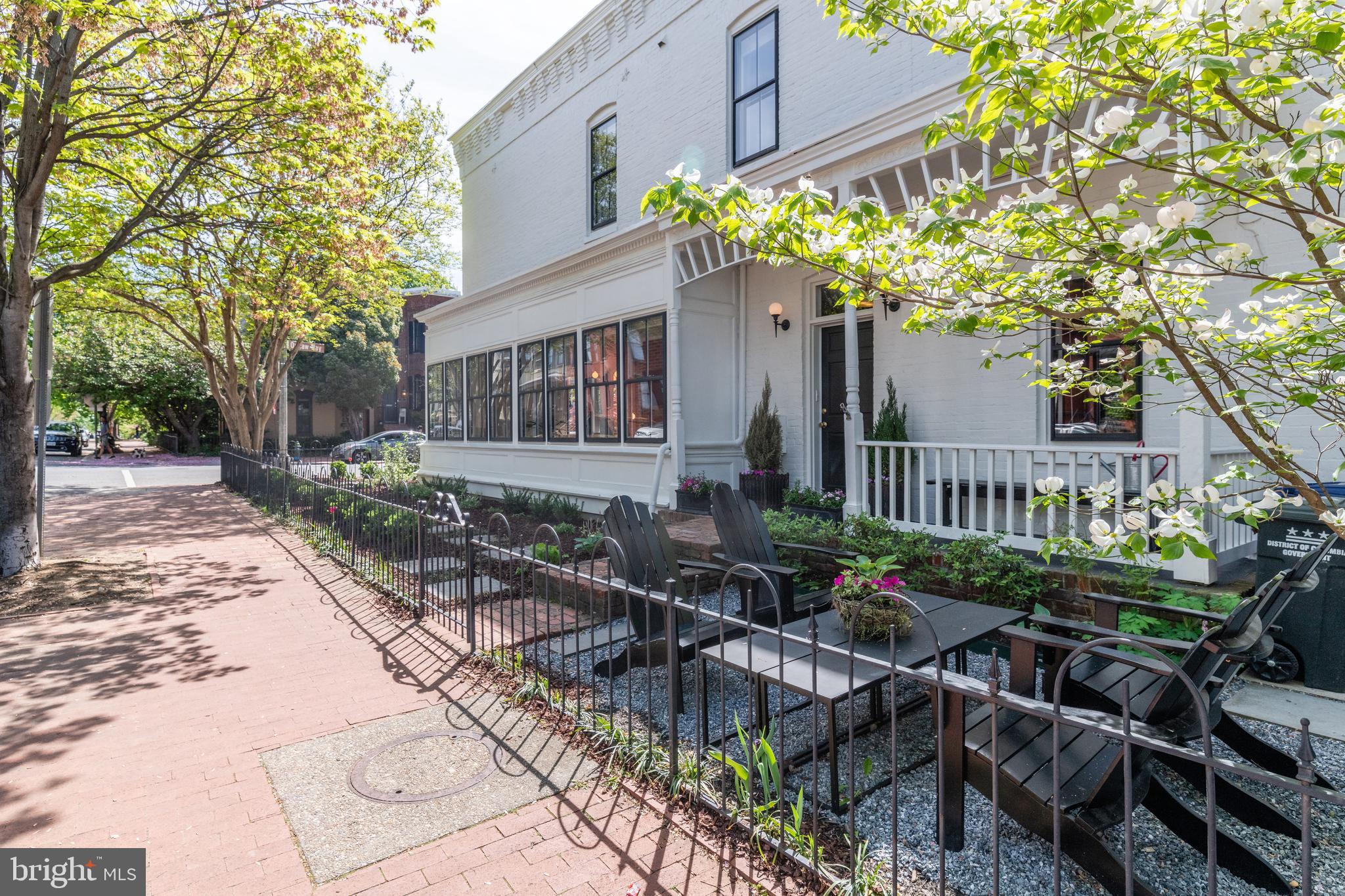 252 10th Street Northeast Washington, DC 20002 - Photo 7 of 37 Beautiful corner lot