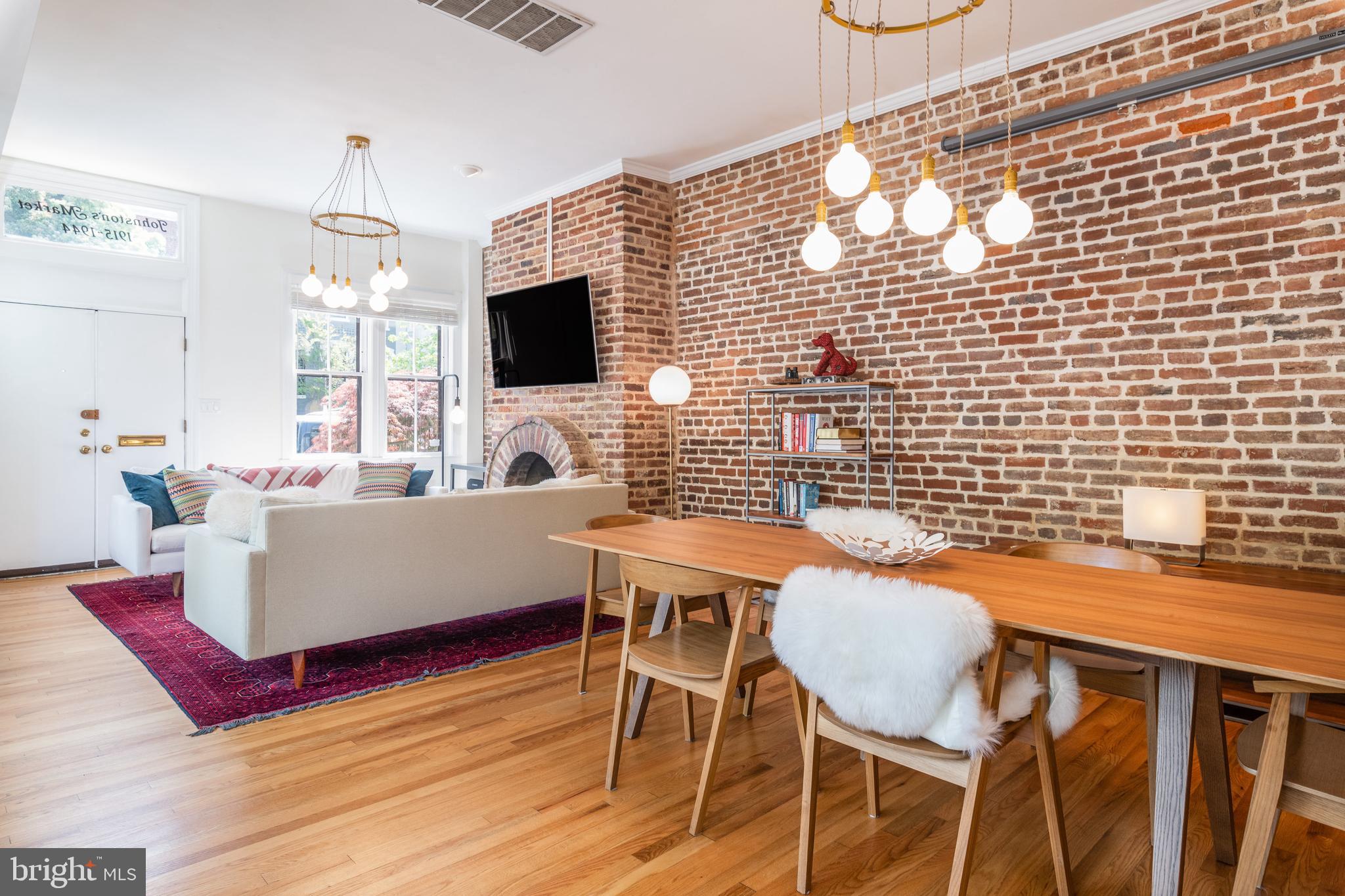 252 10th Street Northeast Washington, DC 20002 - Photo 9 of 37 Stunning entertaining space