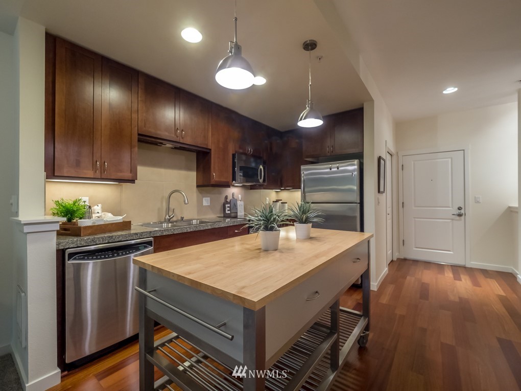 16141 Cleveland Street, Unit 217 Redmond, WA 98052 - Photo 9 of 25