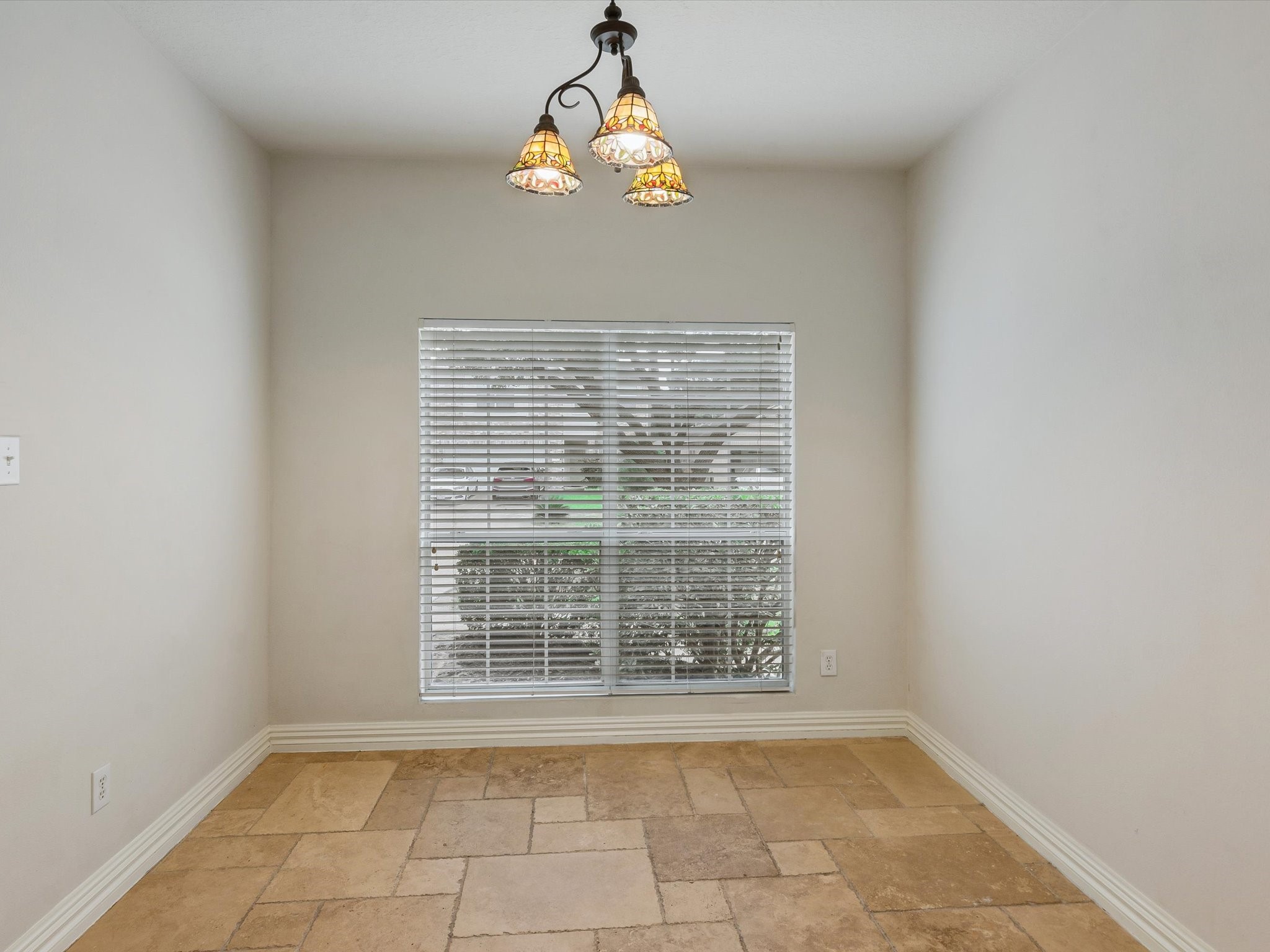 19422 Harvest Stream Way Houston, TX 77084 - Photo 14 of 41 Here is the breakfast room without staging.