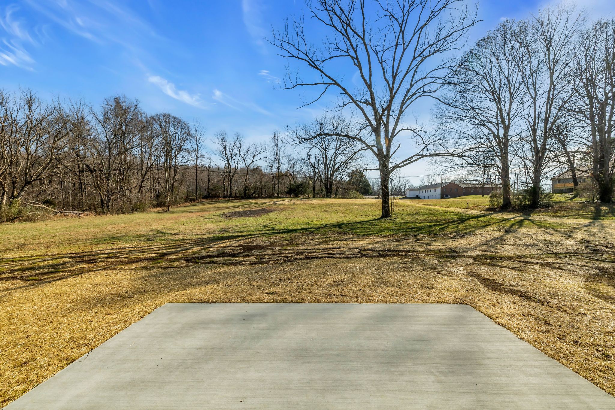 638 Summitville Road Manchester, TN 37355 - Photo 28 of 33 a view of an ocean with trees and houses