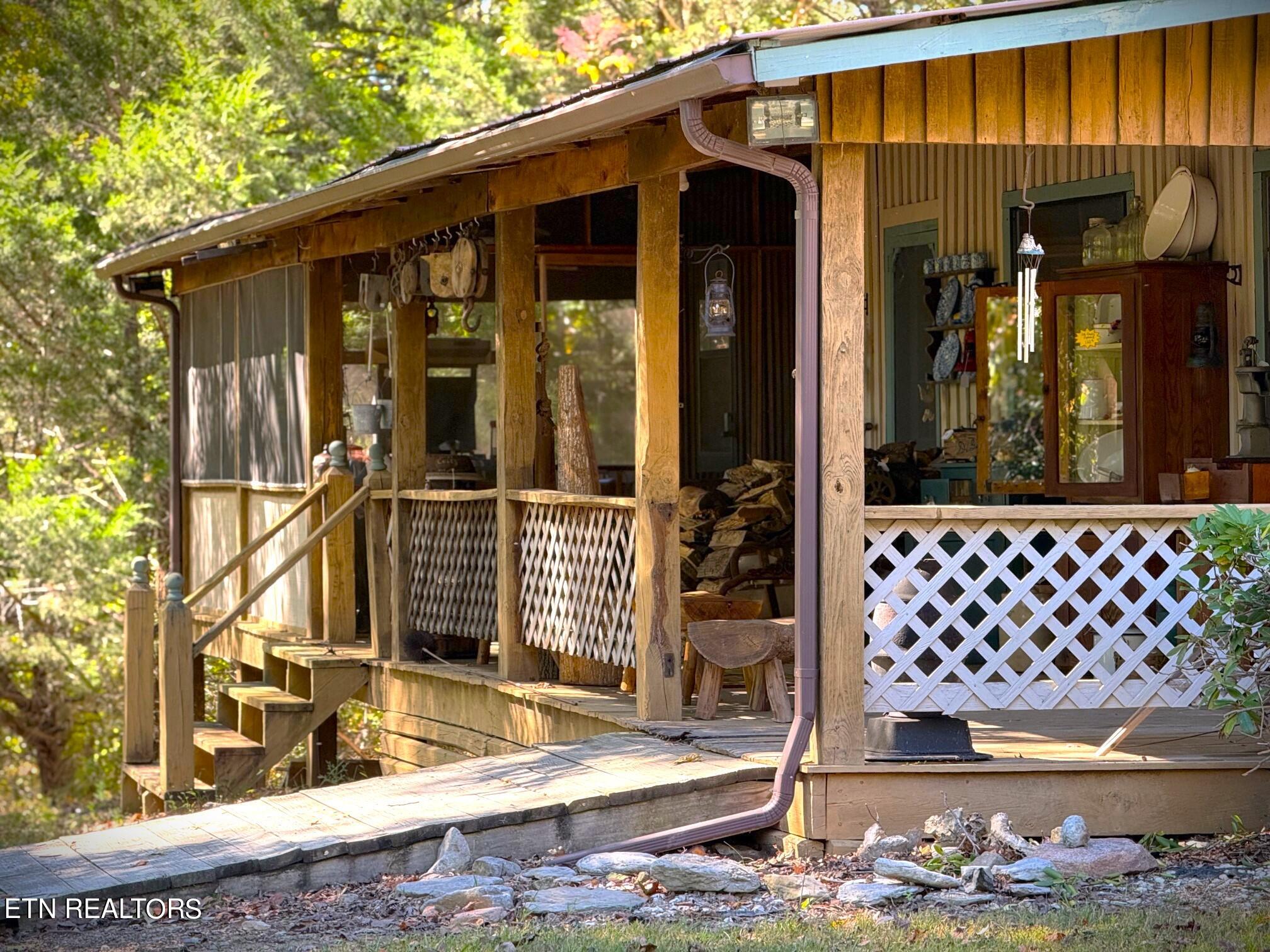 120 Heartridge Road Hilham, TN 38568 - Photo 4 of 55 IMG_9573 (1)