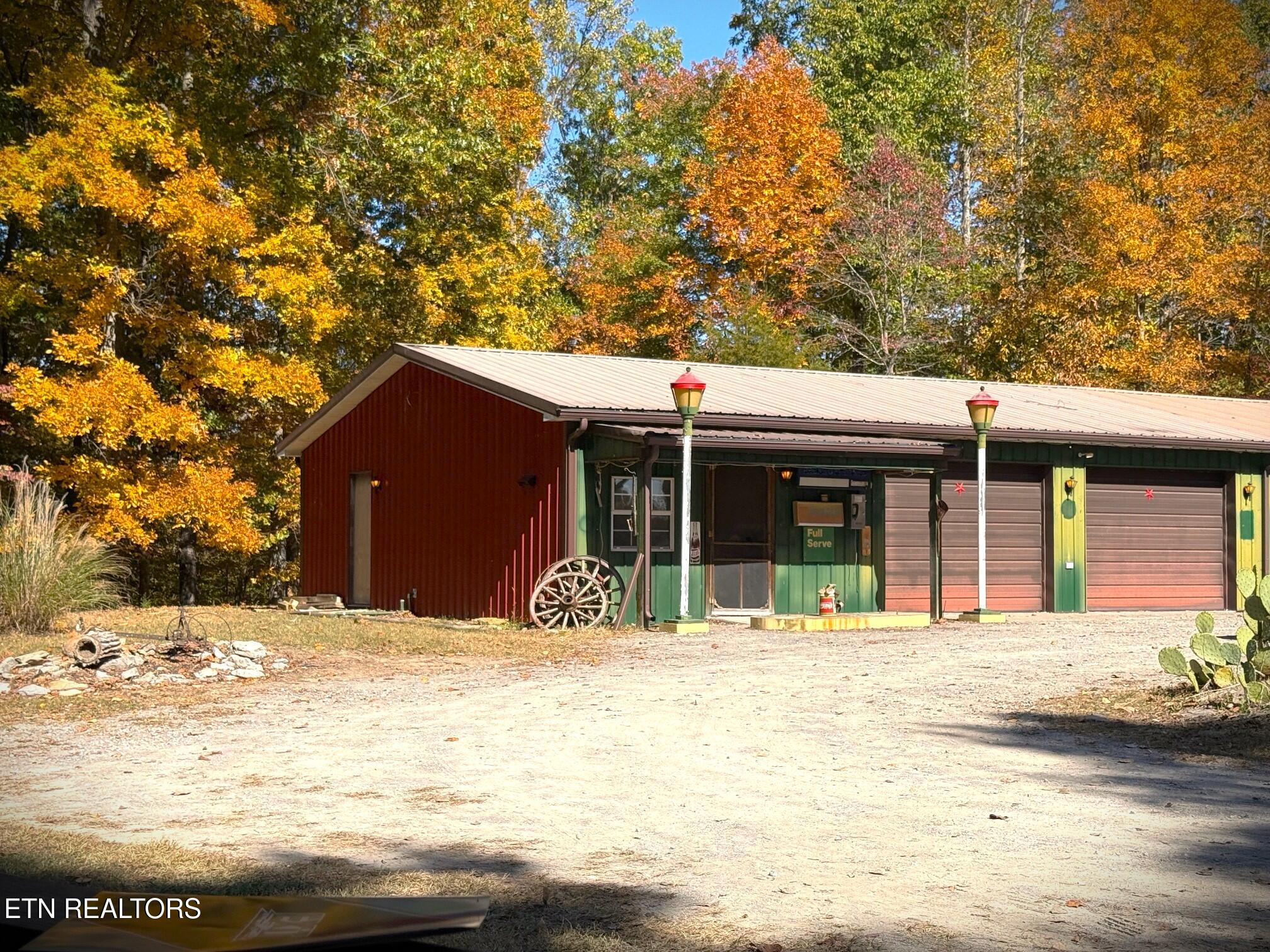 120 Heartridge Road Hilham, TN 38568 - Photo 6 of 55 IMG_9760 (1)