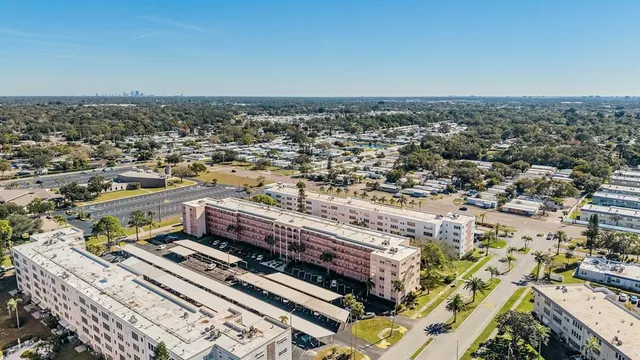 an view of a building