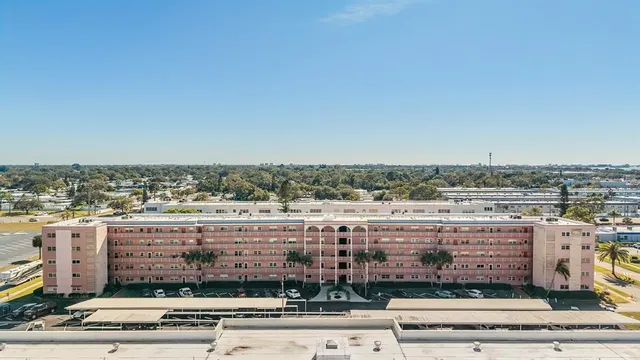 $1,980 | 5521 80th Street North, Unit 205, St. Petersburg, FL 33709