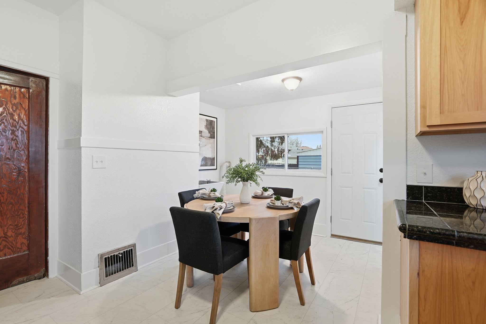 6104 North Stevens Street Spokane, WA 99205 - Photo 13 of 30