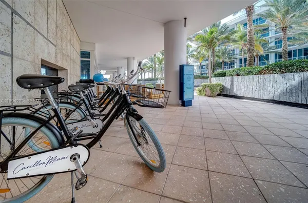 $5,800 | 6801 Collins Avenue, Unit 1112, Miami Beach, FL 33141