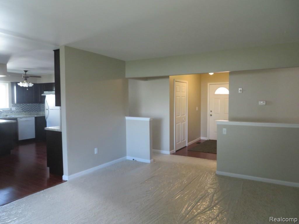 44768 Hanford Road Canton, MI 48187 - Photo 5 of 22