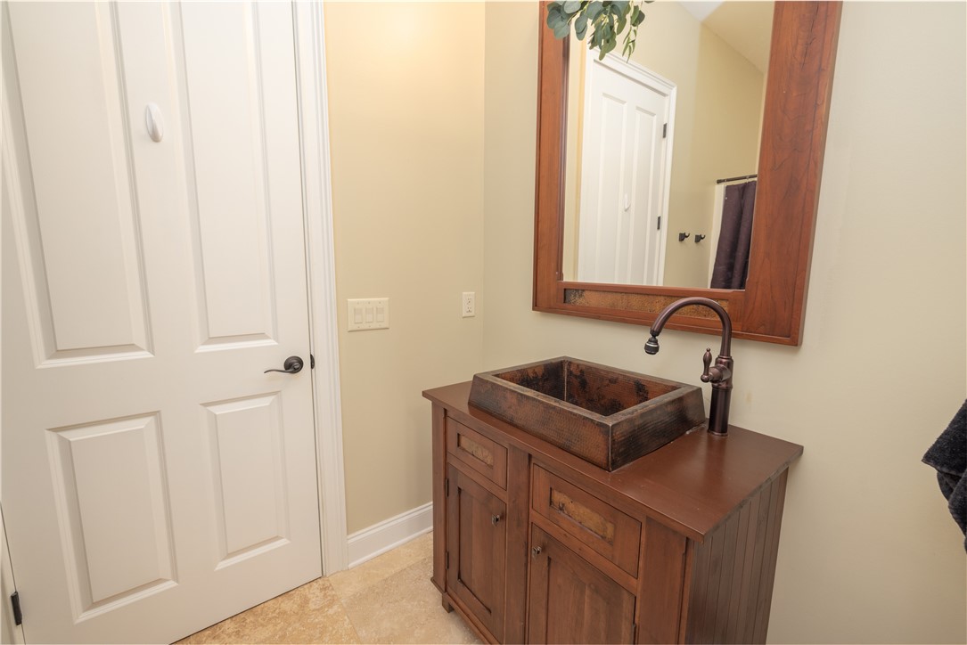 430 Riverstone Drive Salem, SC 29676 - Photo 21 of 39 Main level full bath