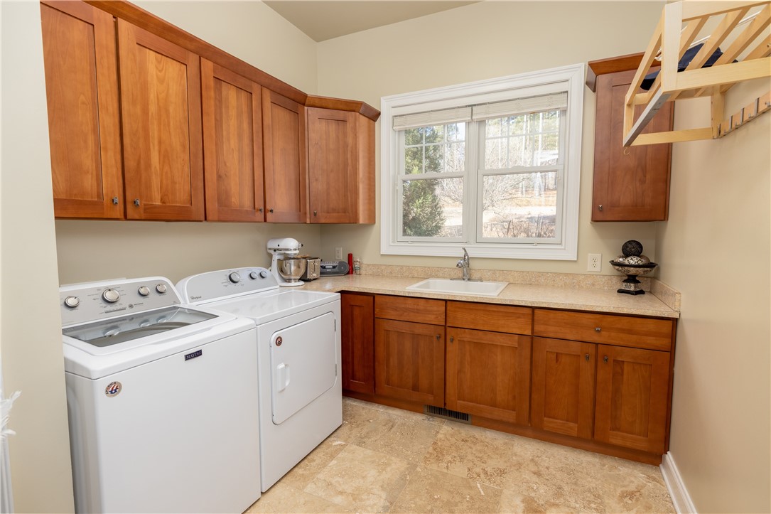 430 Riverstone Drive Salem, SC 29676 - Photo 22 of 39 Main level laundry room