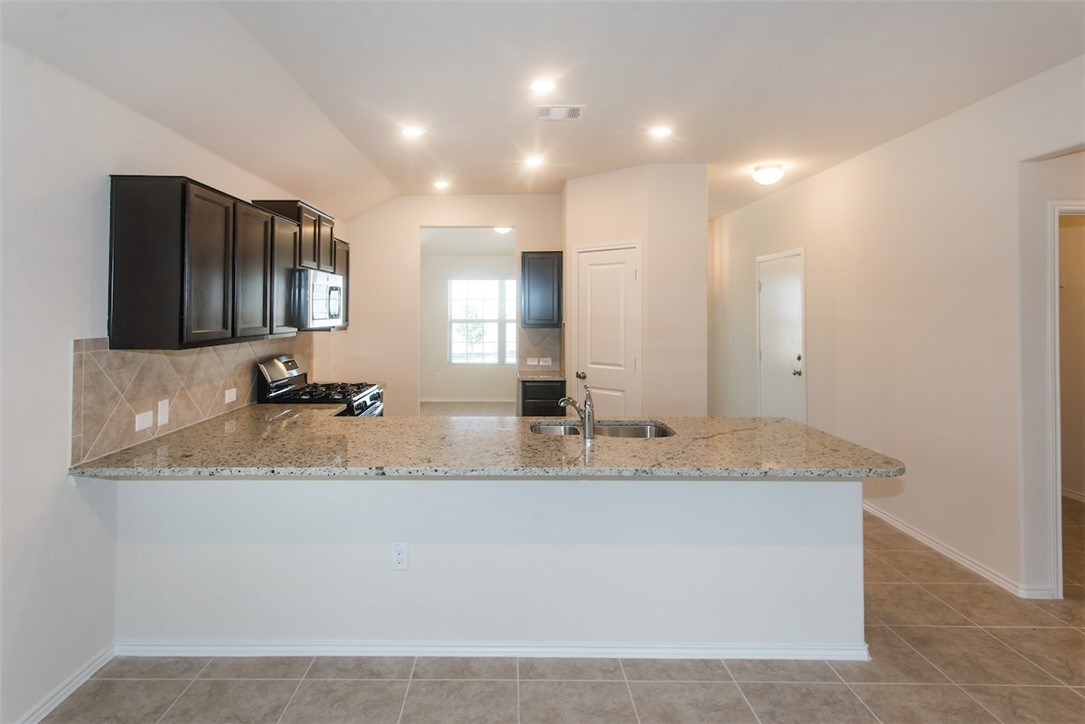 5717 Southerner Way Austin, TX 78747 - Photo 5 of 17
