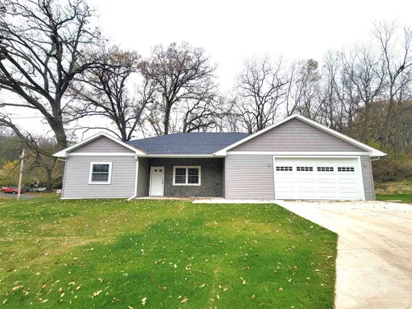 $329,900 | 810 Galena Street, Darlington, WI 53530