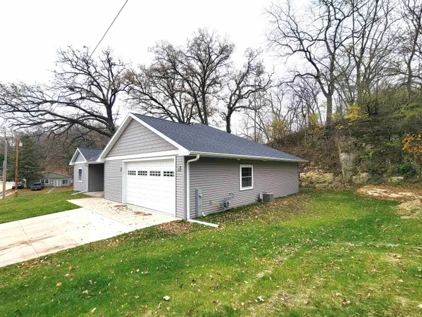 $329,900 | 810 Galena Street, Darlington, WI 53530