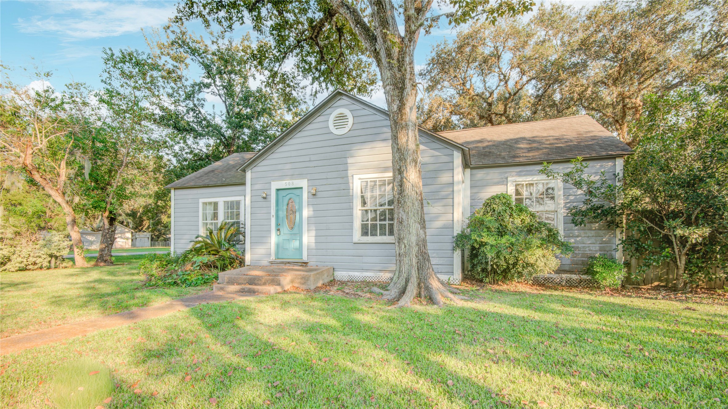 508 East 2nd Street Sweeny, TX 77480 - Photo 3 of 41 a front view of house with yard and green space