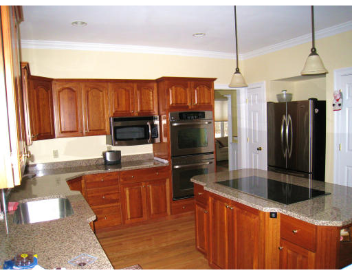 18 Daniel Shays Road Hopkinton, MA 01748 - Photo 3 of 16 Gallery Image 3