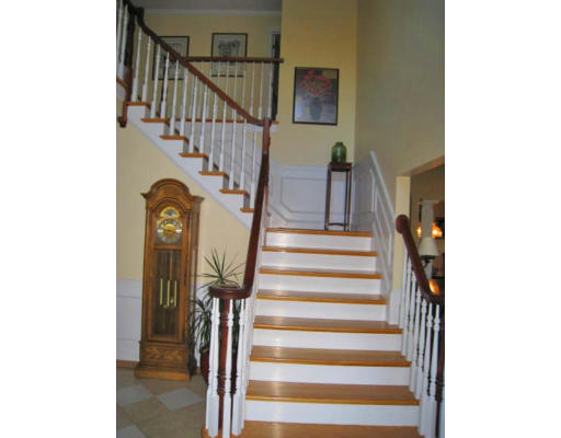 18 Daniel Shays Road Hopkinton, MA 01748 - Photo 9 of 16 Gallery Image 9