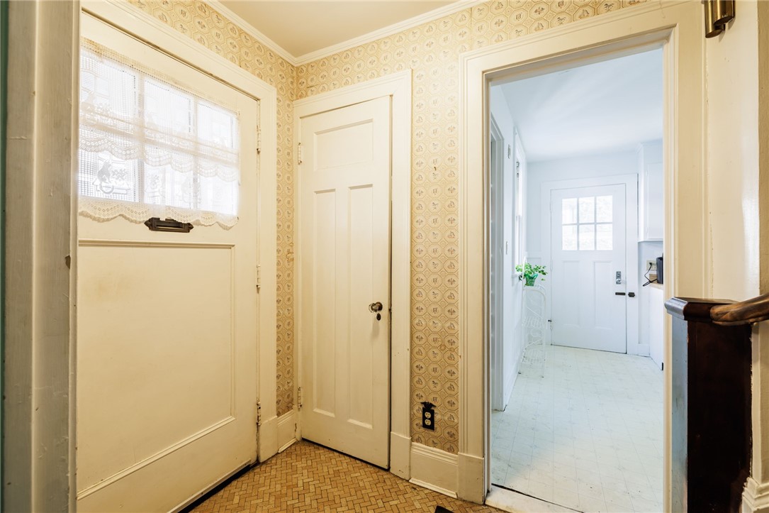 336 Canterbury Road Rochester, NY 14607 - Photo 17 of 23
