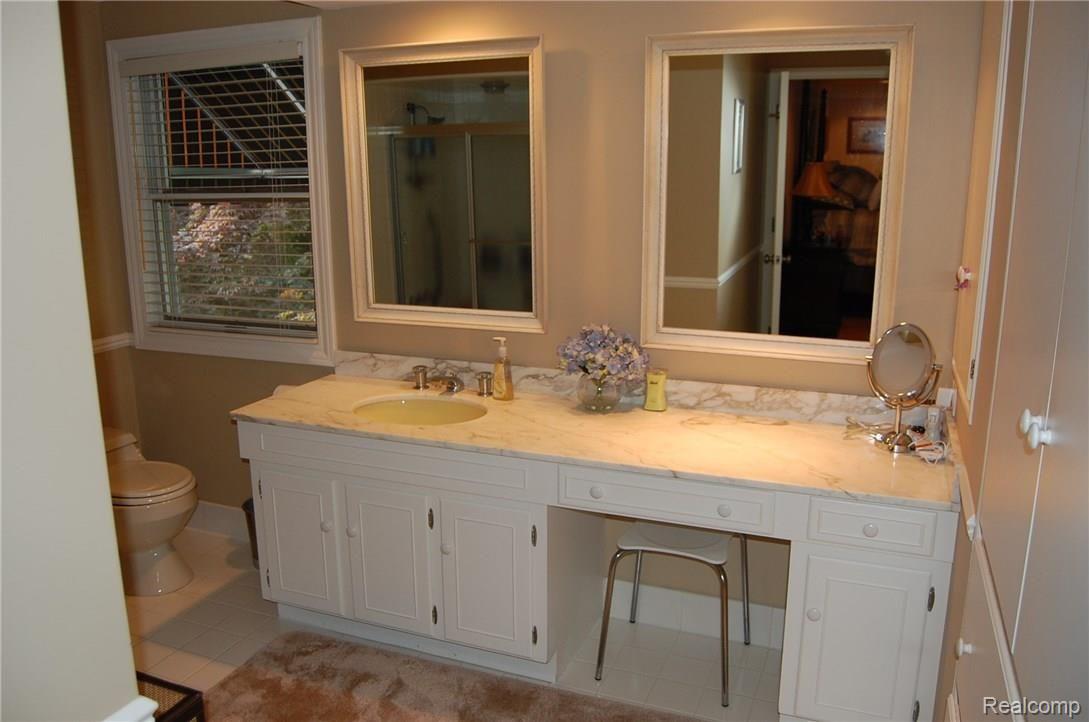 85 Lothrop Road Grosse Pointe, MI 48236 - Photo 11 of 23 Master Bath