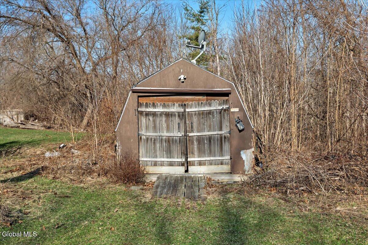 89 Morris Road Schenectady, NY 12304 - Photo 24 of 28 10-IMG_6592