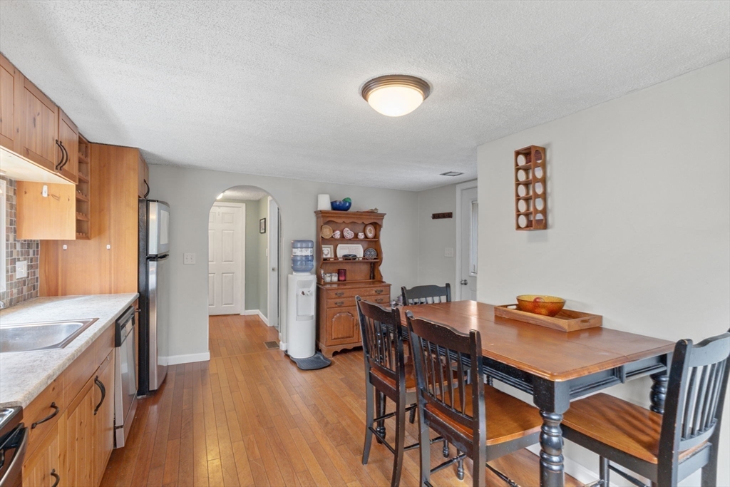 322 Central Street Hudson, MA 01749 - Photo 11 of 32