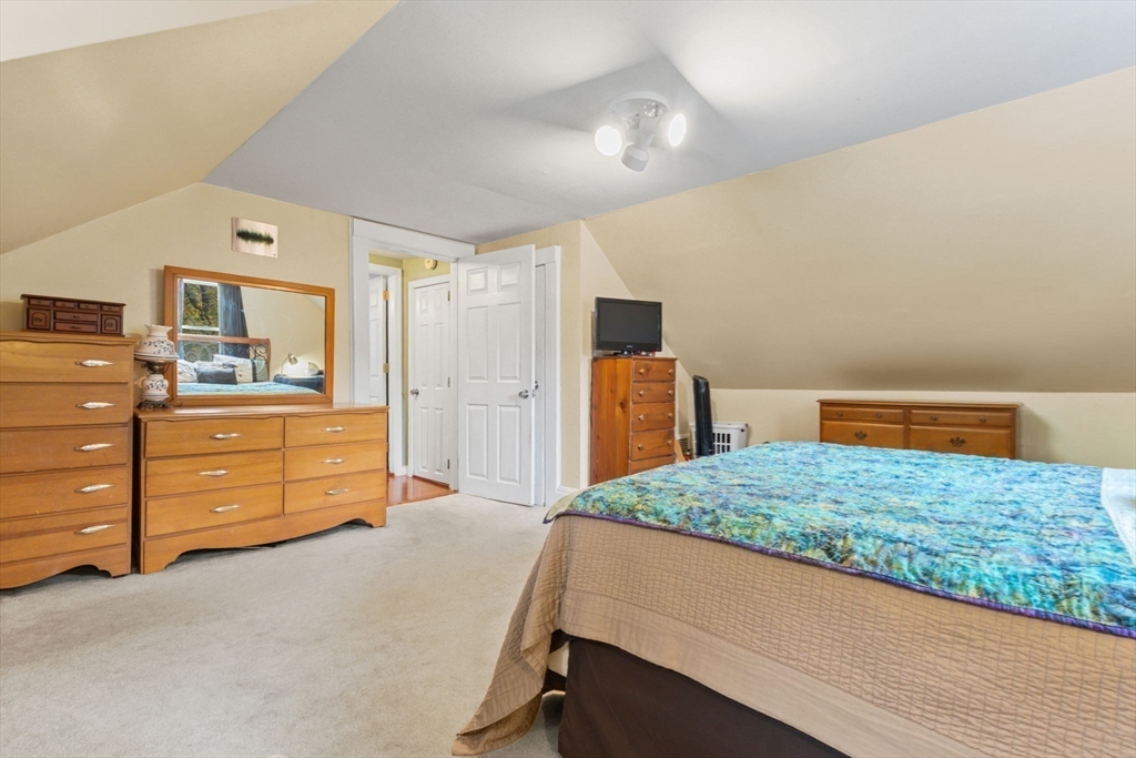 322 Central Street Hudson, MA 01749 - Photo 16 of 32
