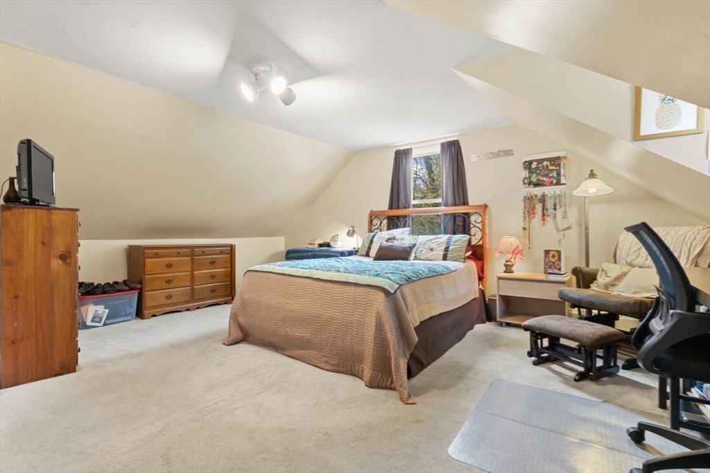 322 Central Street Hudson, MA 01749 - Photo 17 of 32