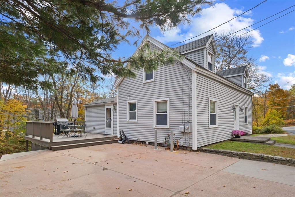 322 Central Street Hudson, MA 01749 - Photo 2 of 32