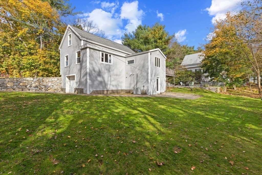 322 Central Street Hudson, MA 01749 - Photo 23 of 32