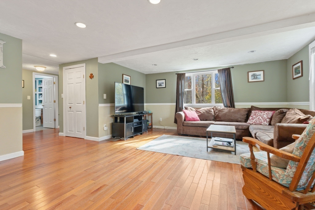 322 Central Street Hudson, MA 01749 - Photo 5 of 32