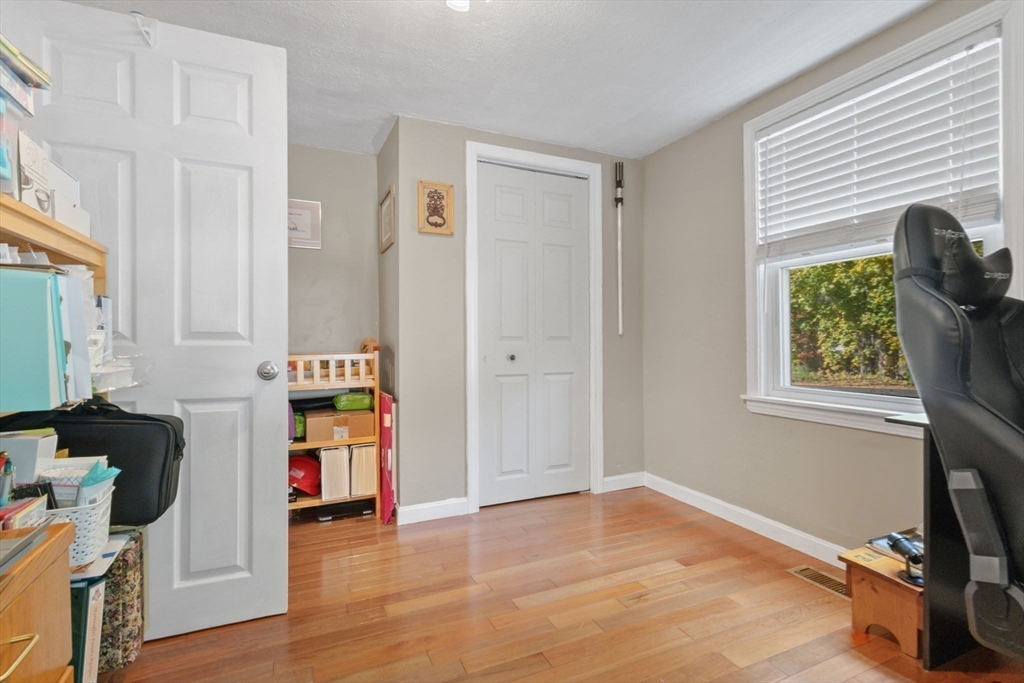 322 Central Street Hudson, MA 01749 - Photo 8 of 32